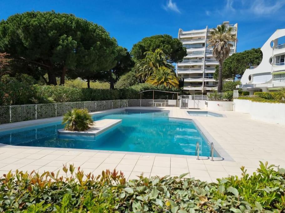 Superbe T2 Tout Confort 3 Etoiles, Entierement Renove Avec Piscine, Parking, Clim, Wifi, Netflix La Grande Motte Ngoại thất bức ảnh