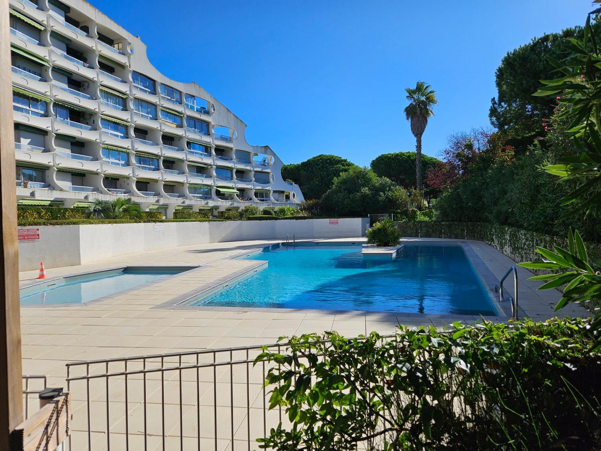 Superbe T2 Tout Confort 3 Etoiles, Entierement Renove Avec Piscine, Parking, Clim, Wifi, Netflix La Grande Motte Ngoại thất bức ảnh